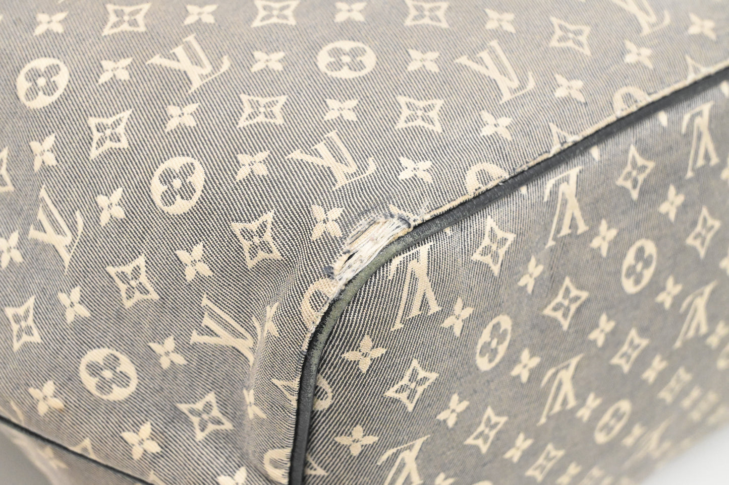 Louis Vuitton Neverfull MM in Encre Idylle Canvas