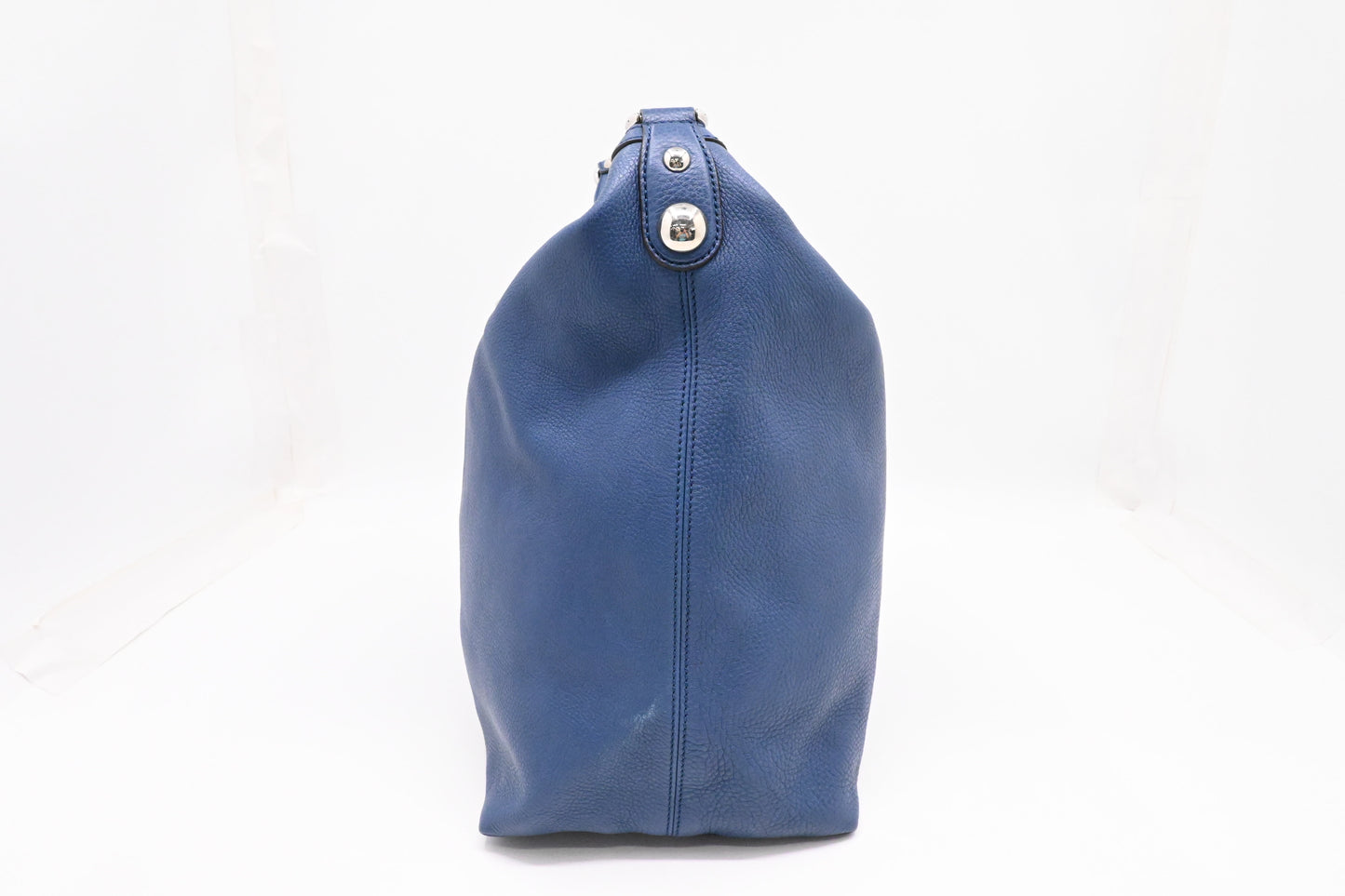 Gucci Shoulder Bag in Blue Leather