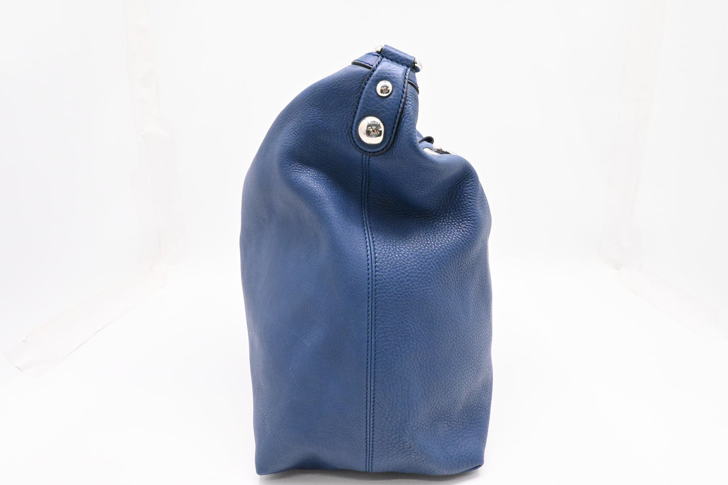 Gucci Shoulder Bag in Blue Leather