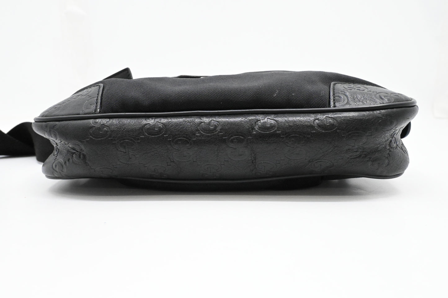 Gucci Bumbag in Black Guccissima Leather