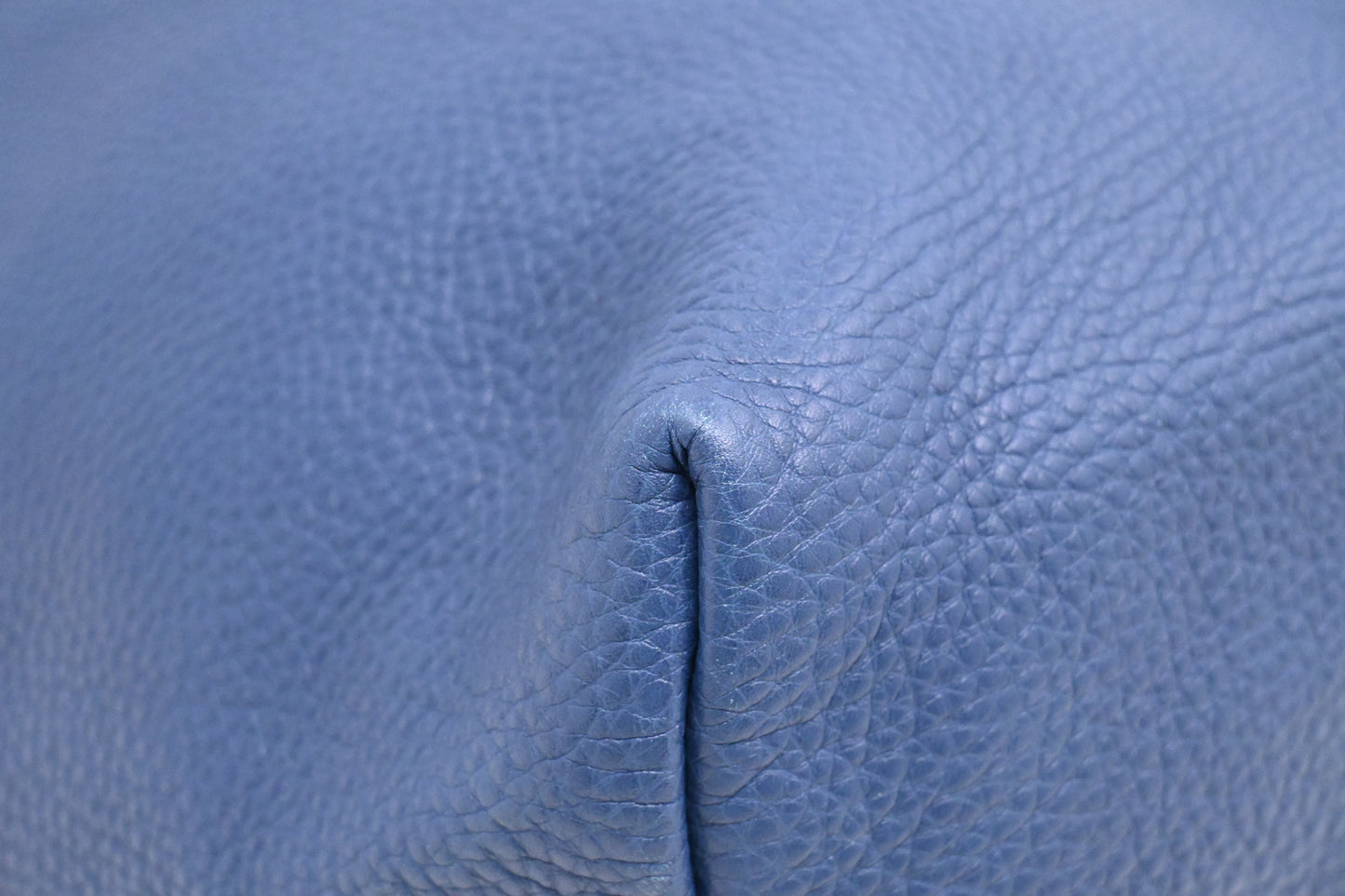 Gucci Shoulder Bag in Blue Leather