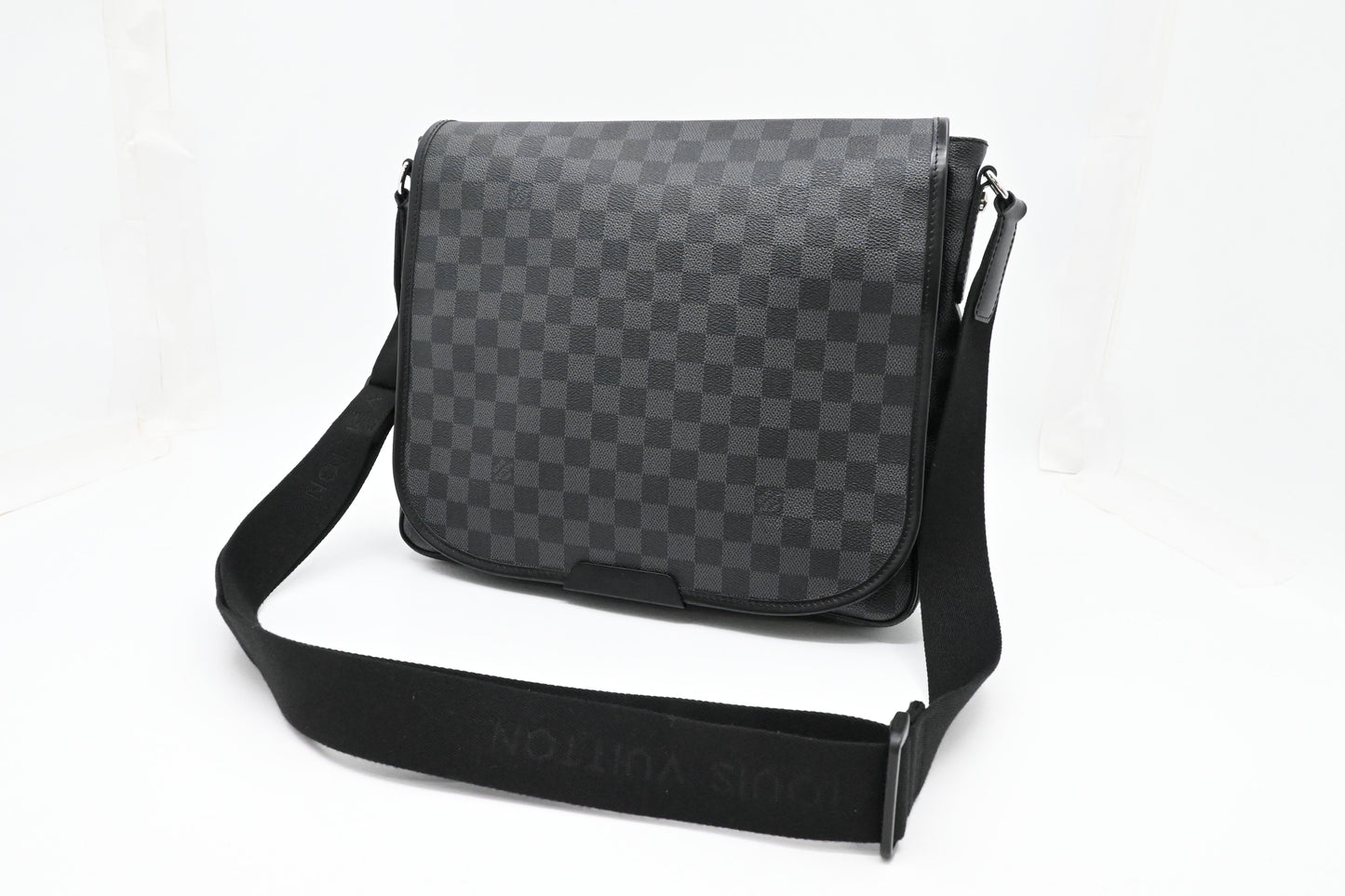 Louis Vuitton Daniel MM in Damier Graphite Canvas