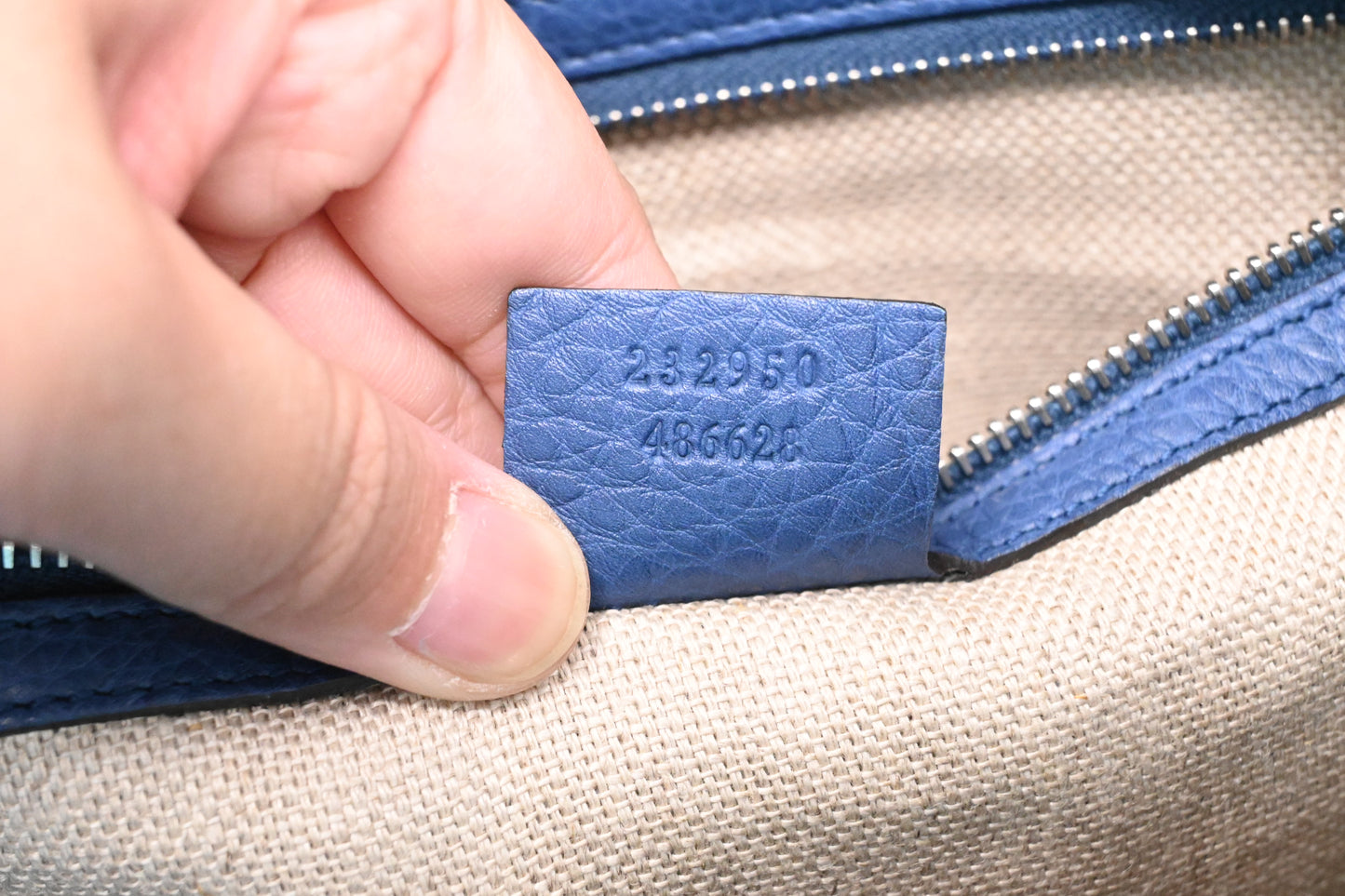 Gucci Shoulder Bag in Blue Leather