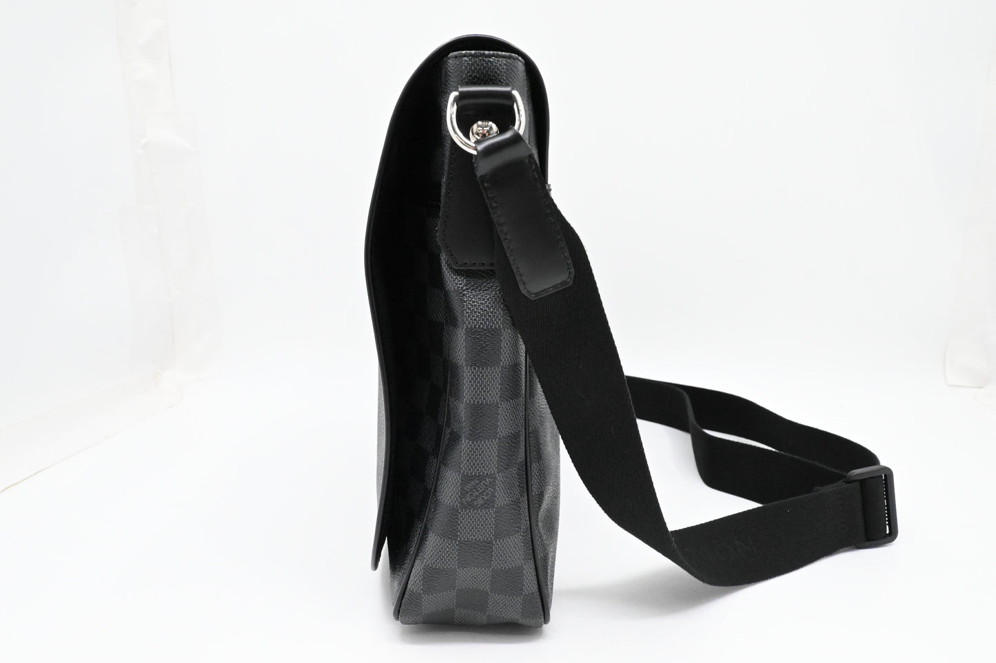 Louis Vuitton Daniel MM in Damier Graphite Canvas