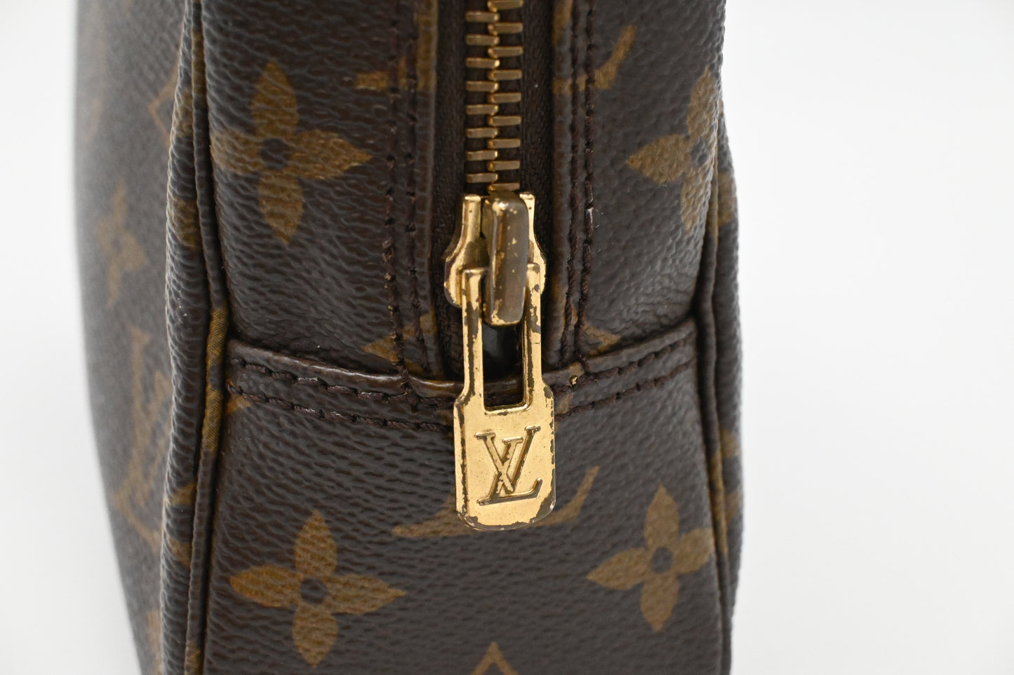 Louis Vuitton Trousse 23 in Monogram Canvas