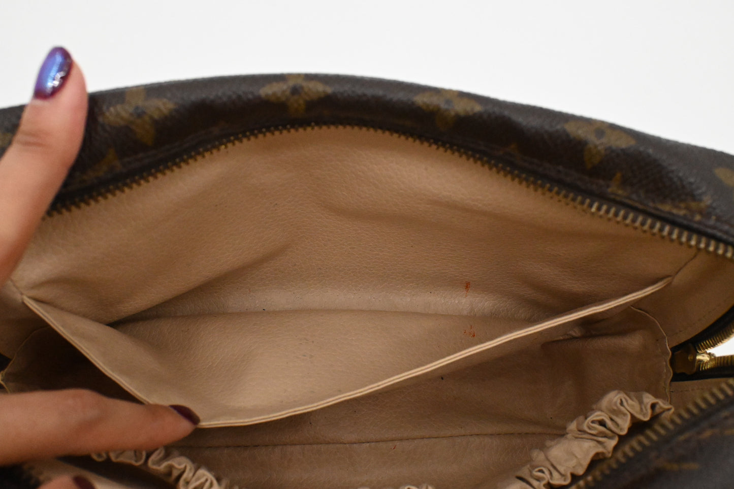 Louis Vuitton Trousse 23 in Monogram Canvas