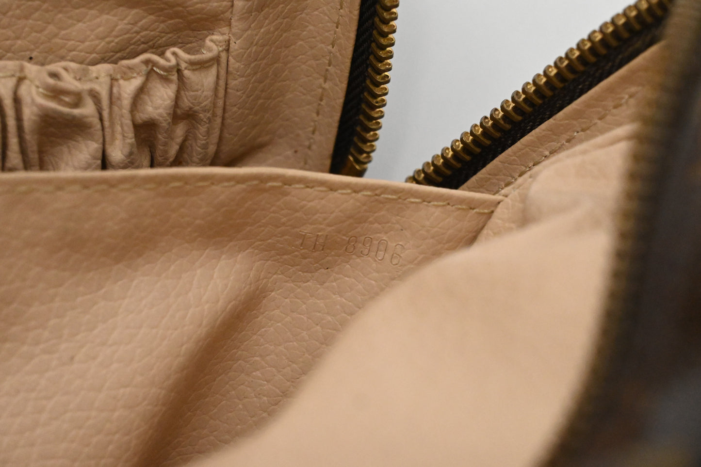 Louis Vuitton Trousse 23 in Monogram Canvas