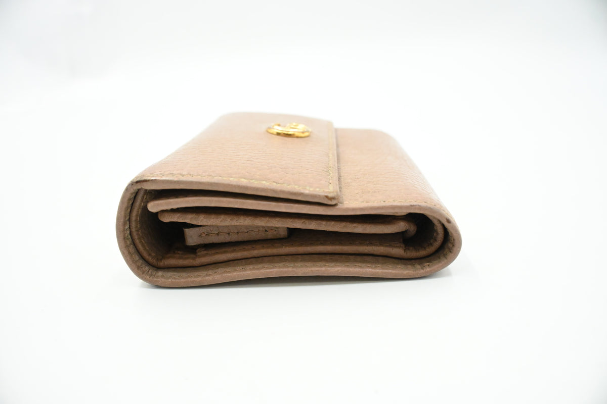 Gucci Compact Wallet in Beige Leather
