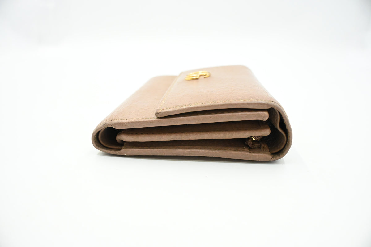 Gucci Compact Wallet in Beige Leather