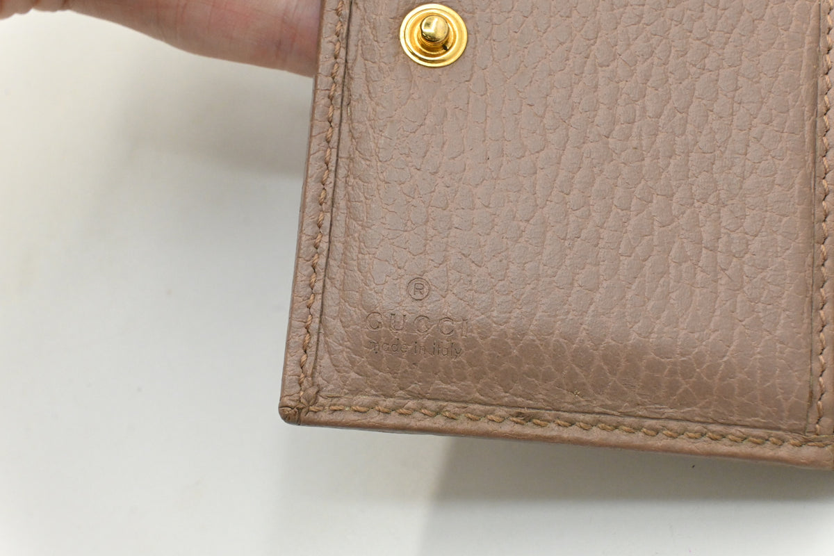 Gucci Compact Wallet in Beige Leather