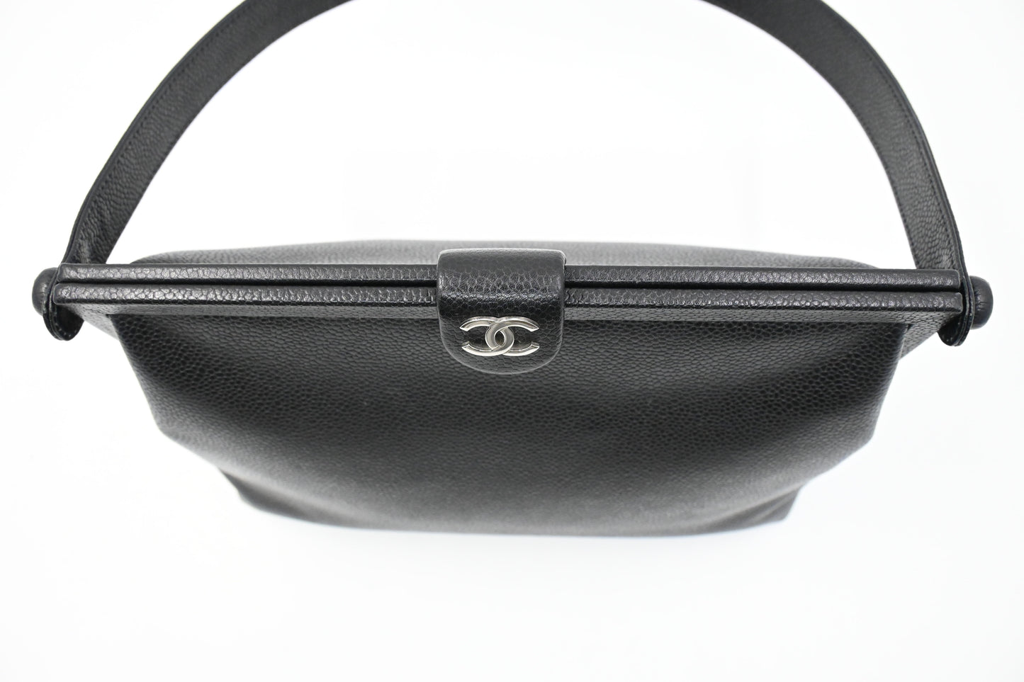 Chanel Shoulder Bag in Black Caviar Leather