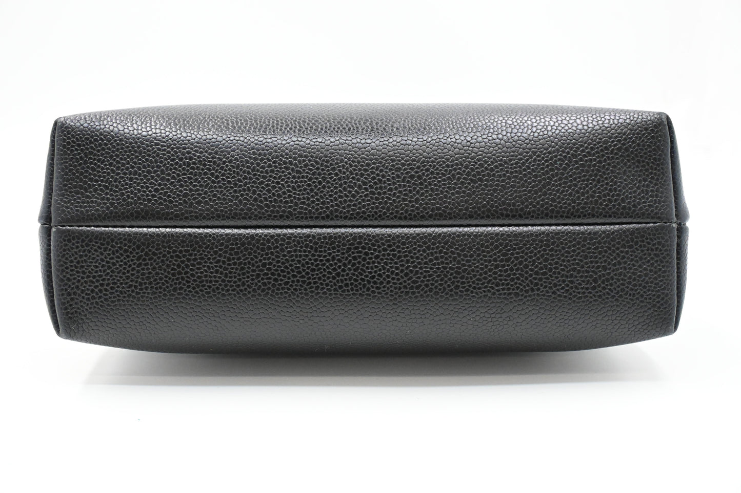 Chanel Shoulder Bag in Black Caviar Leather