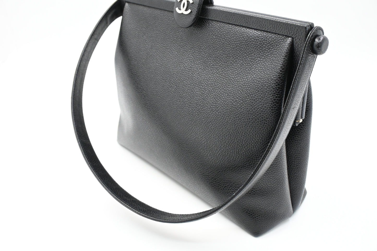 Chanel Shoulder Bag in Black Caviar Leather