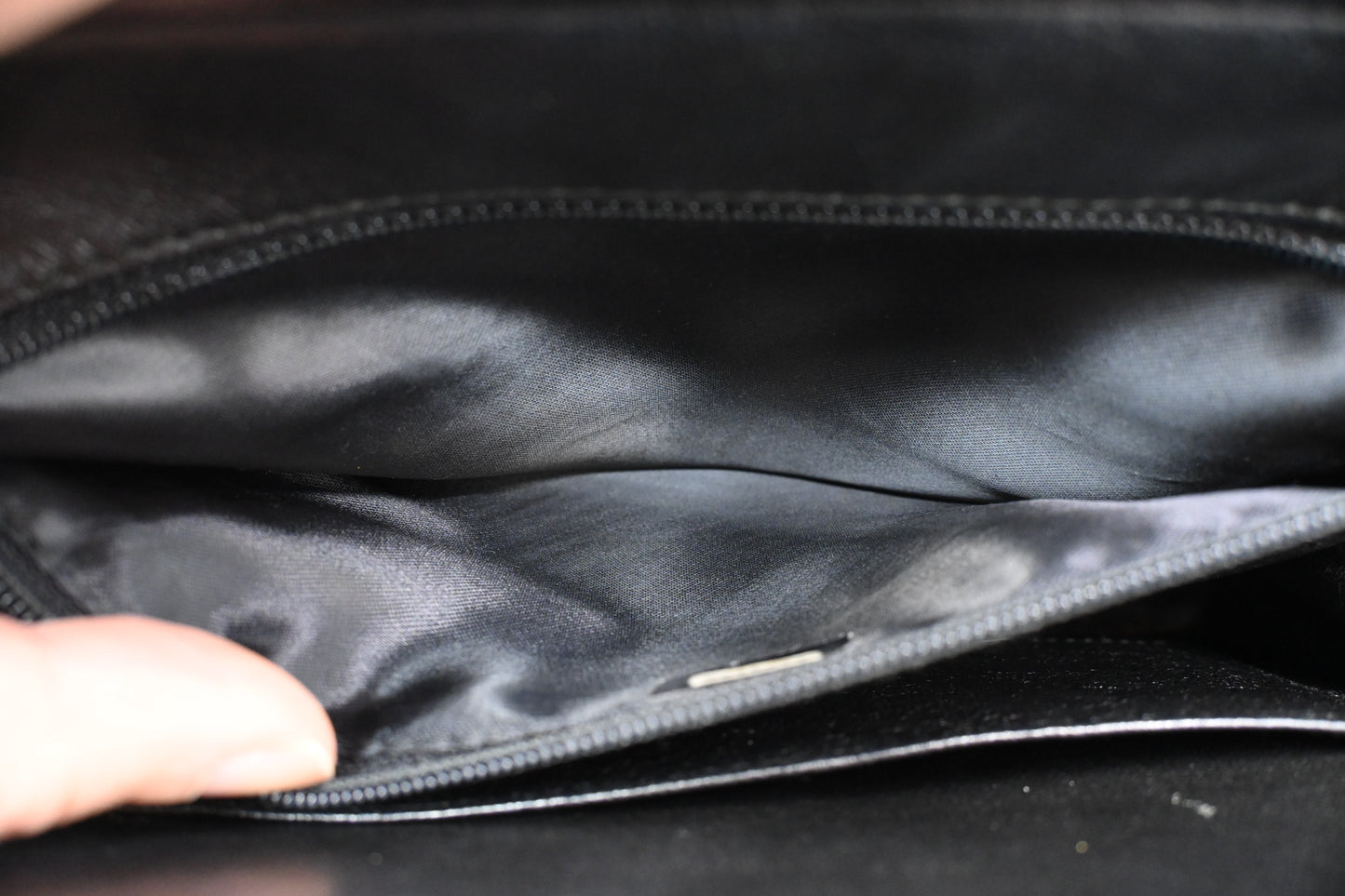 Chanel Shoulder Bag in Black Caviar Leather