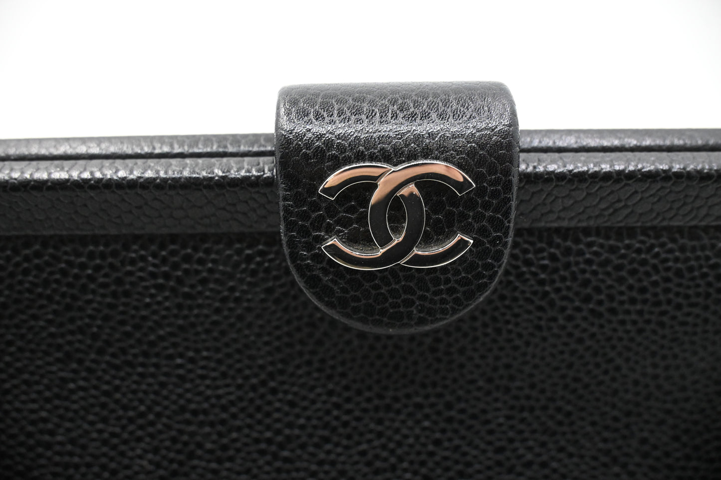 Chanel Shoulder Bag in Black Caviar Leather