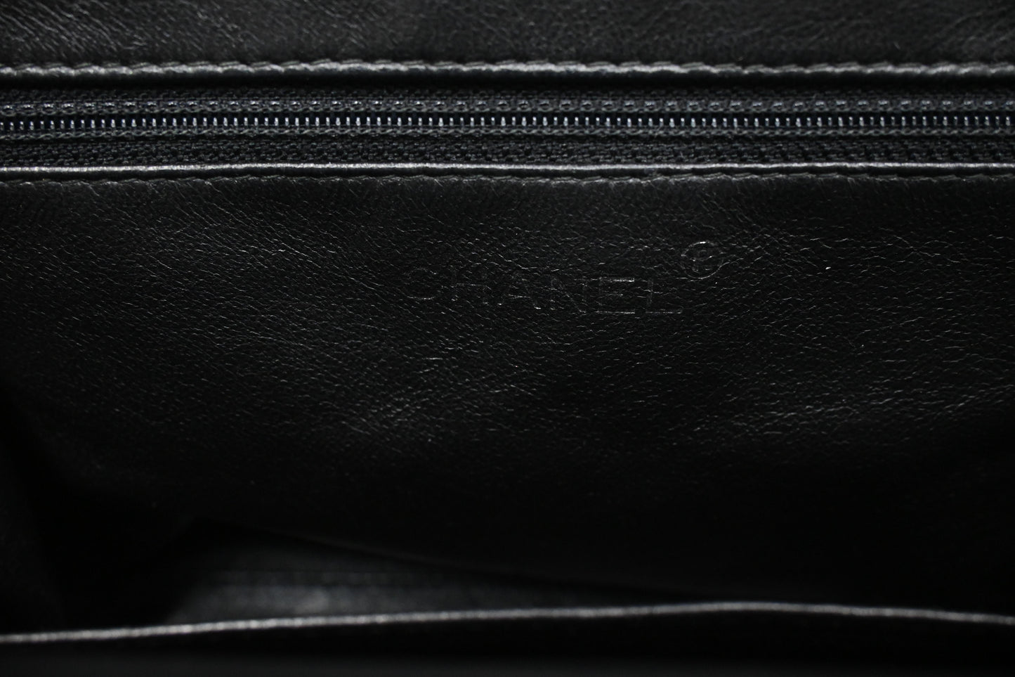 Chanel Shoulder Bag in Black Caviar Leather