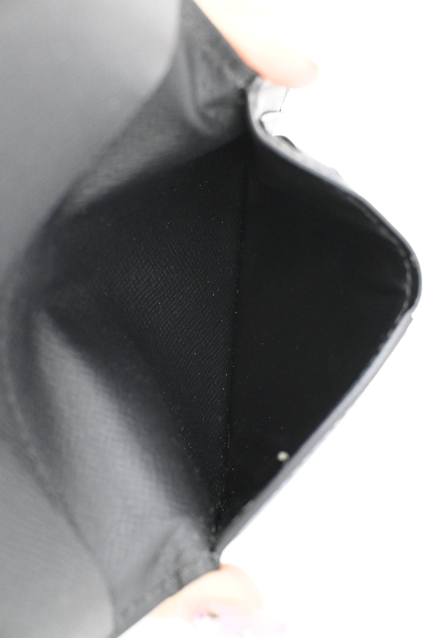 Louis Vuitton Taiga Card Case in Black Leather