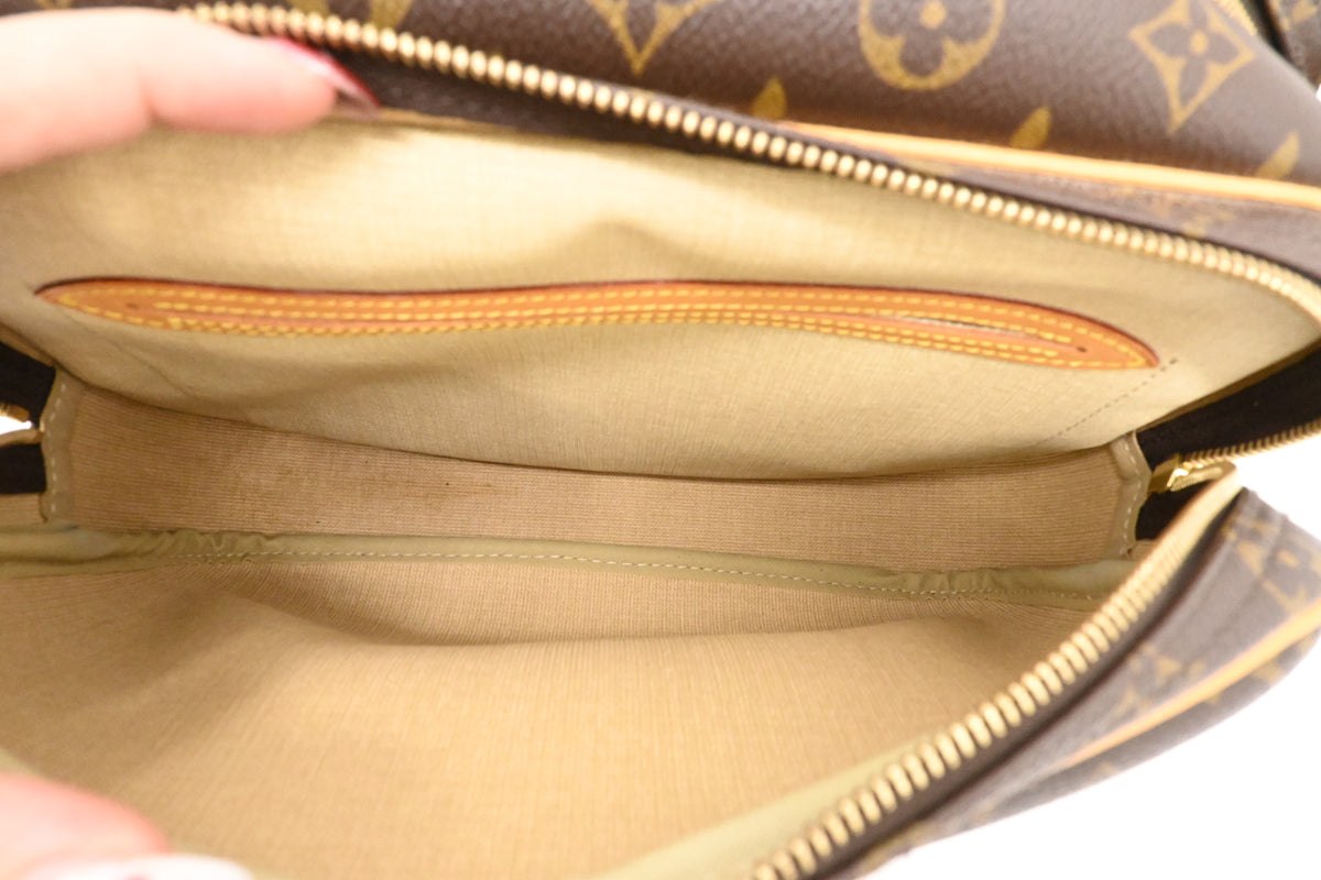 Louis Vuitton Reporter PM in Monogram Canvas