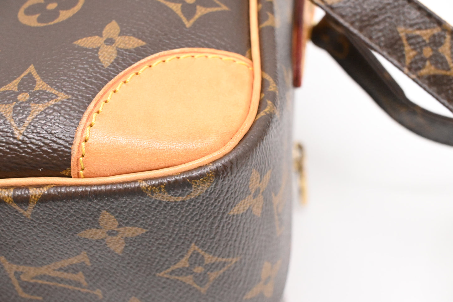 Louis Vuitton Nile in Monogram Canvas