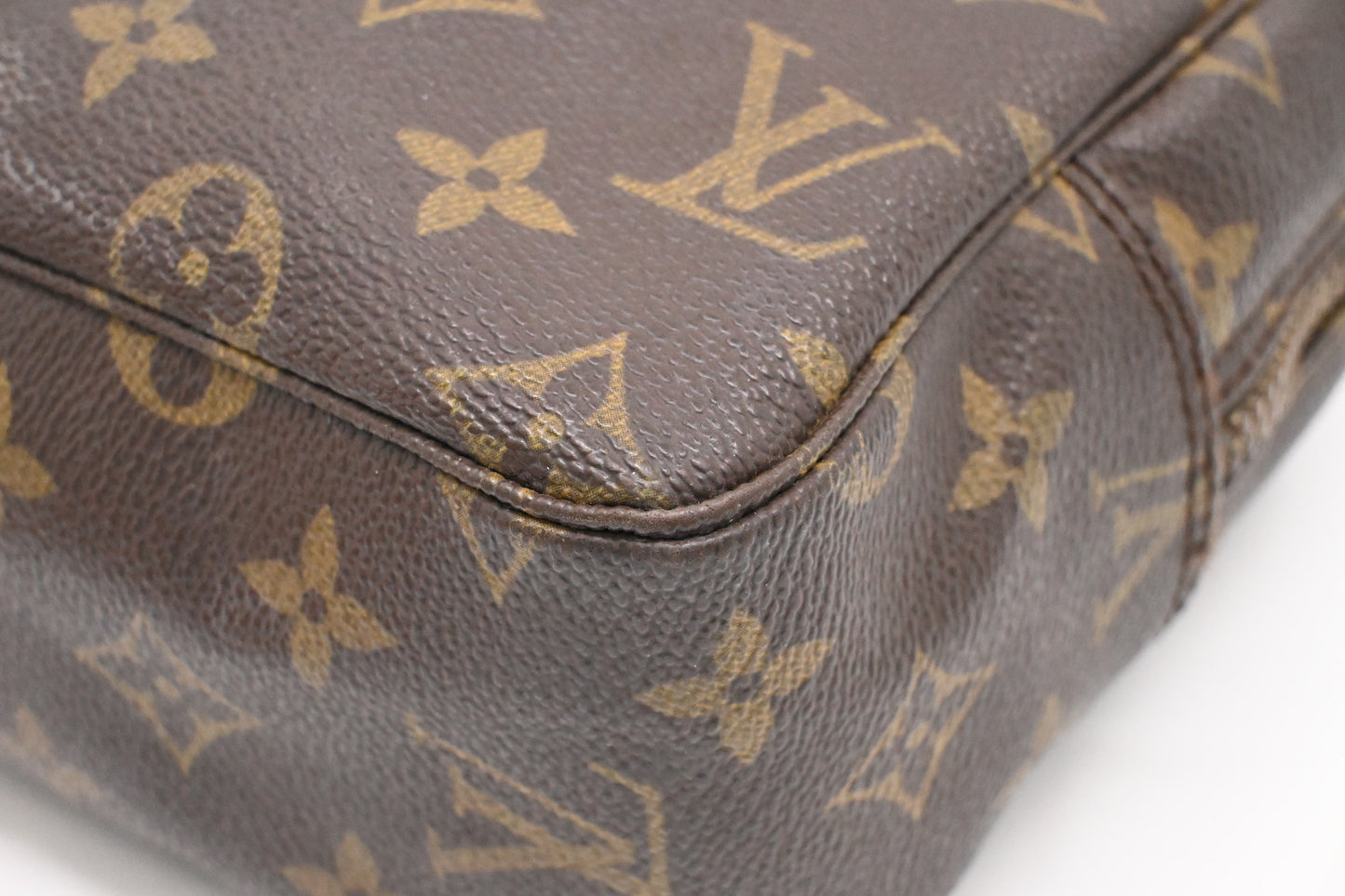 Louis Vuitton Trousse Toilette 28 in Monogram Canvas