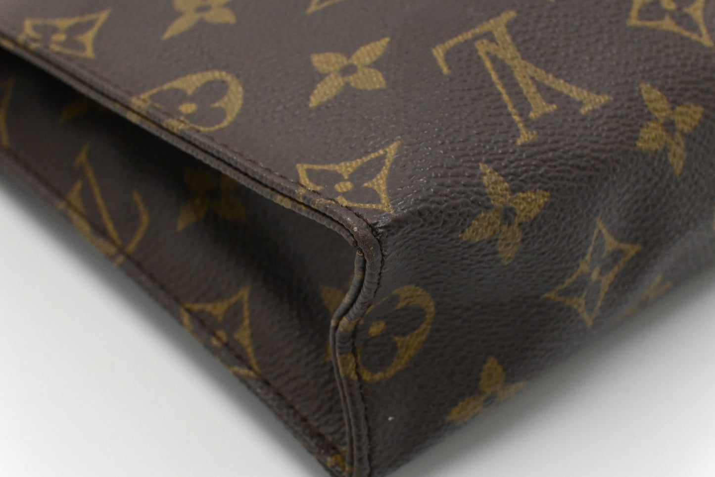 Louis Vuitton Toiletry 26 in Monogram Canvas