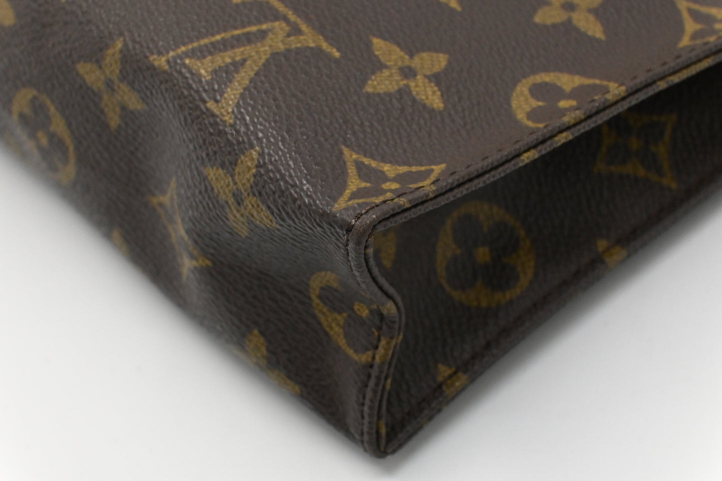 Louis Vuitton Toiletry 26 in Monogram Canvas