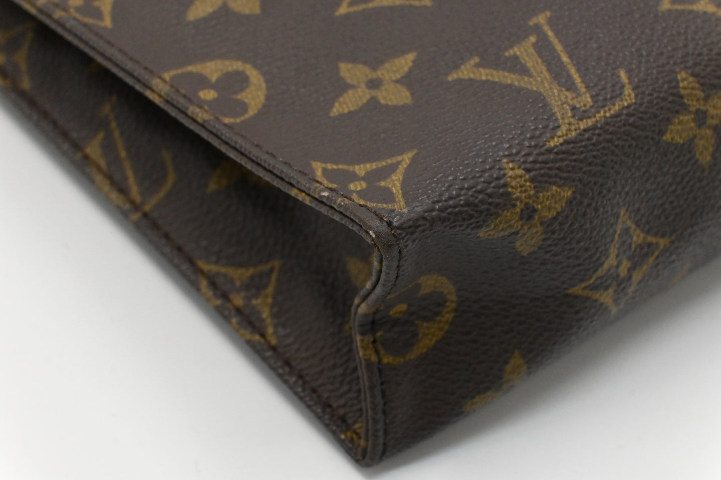 Louis Vuitton Toiletry 26 in Monogram Canvas