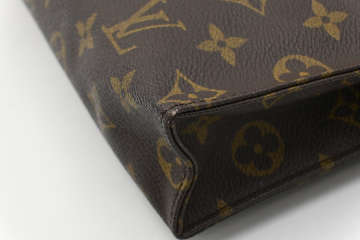 Louis Vuitton Toiletry 26 in Monogram Canvas