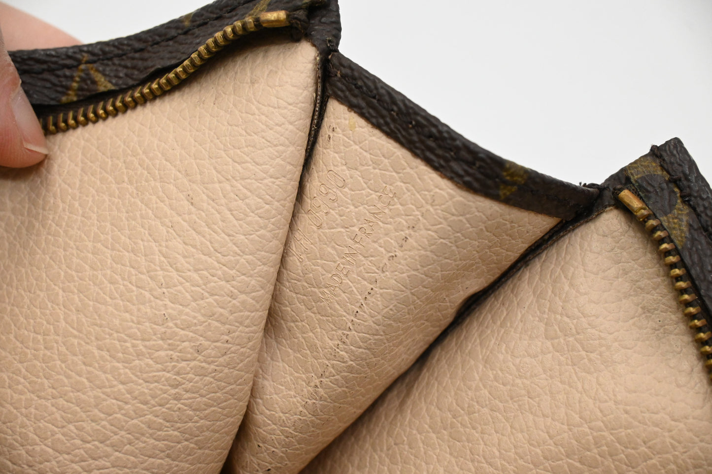 Louis Vuitton Toiletry 26 in Monogram Canvas