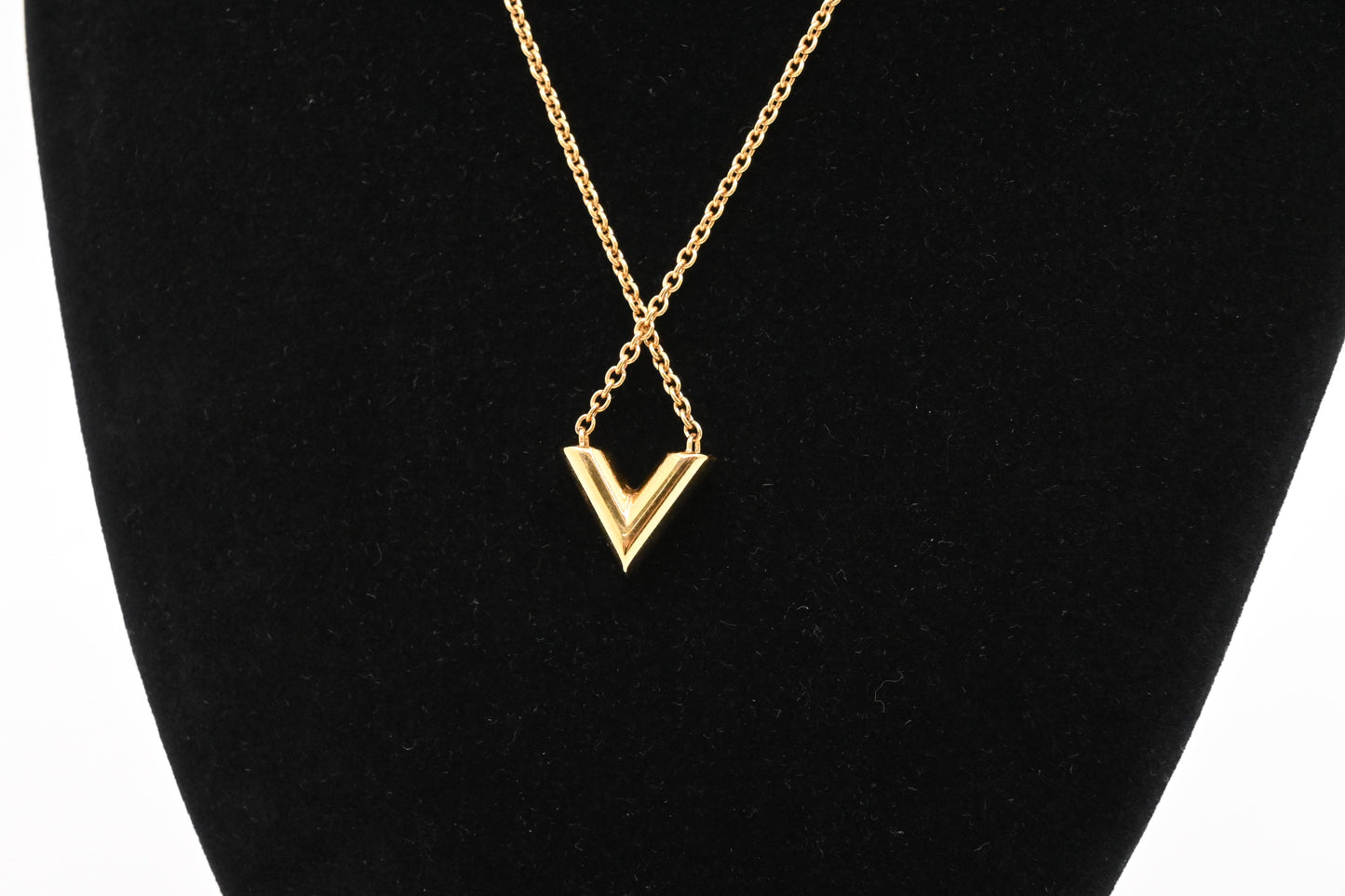 Louis Vuitton Essential V Necklace