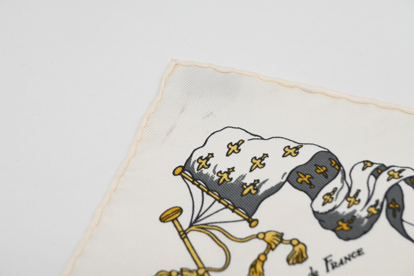 Hermes 'Pavois' Gavroche in Cream Silk