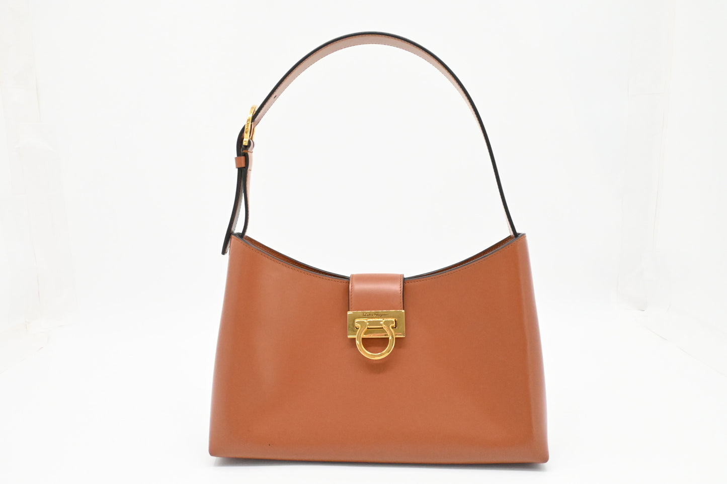 Ferragamo Shoulder Bag in Brown Leather