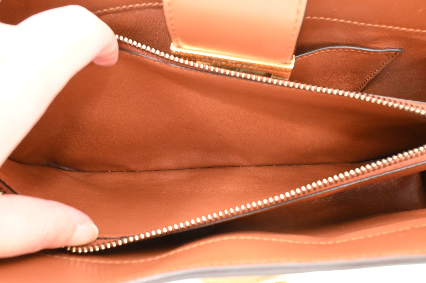 Ferragamo Shoulder Bag in Brown Leather