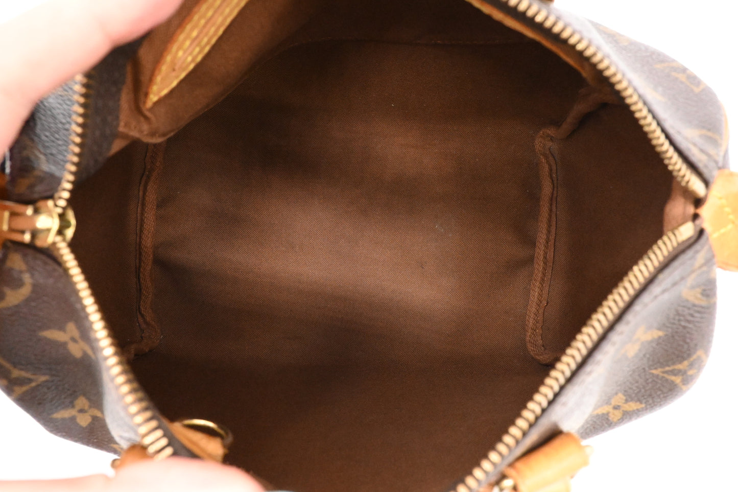 Louis Vuitton Speedy 25 in Monogram Canvas