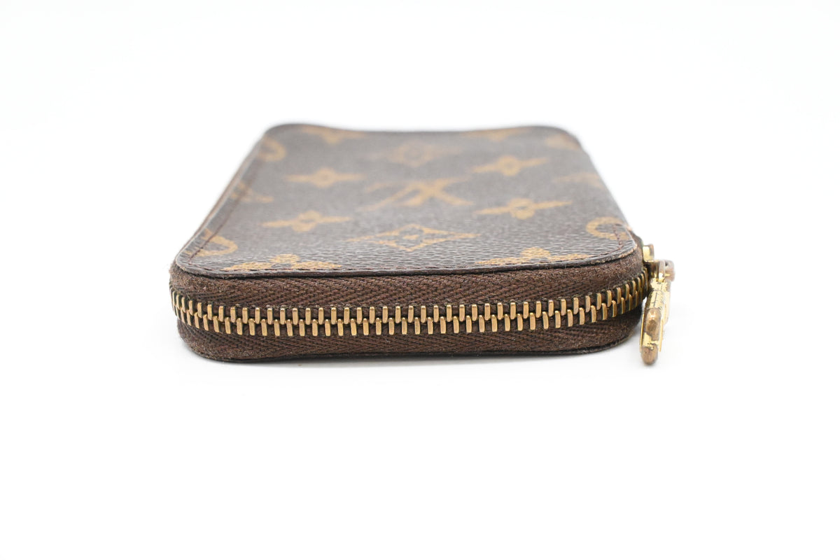 Louis Vuitton 6 Key Case in Monogram Canvas