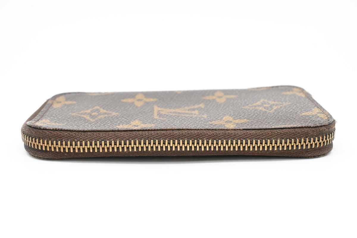 Louis Vuitton 6 Key Case in Monogram Canvas