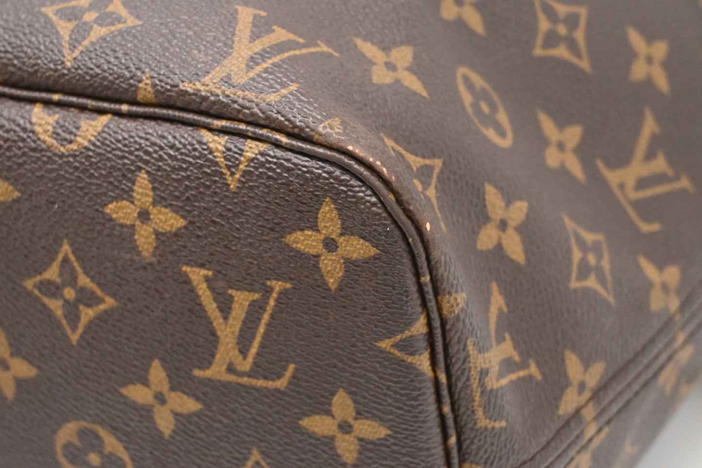 Louis Vuitton Neverfull MM in Monogram Canvas