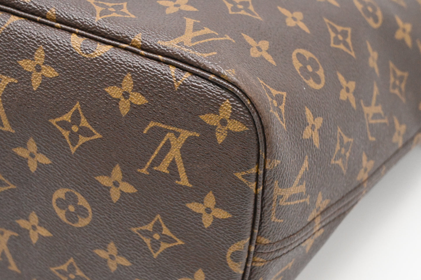 Louis Vuitton Neverfull MM in Monogram Canvas