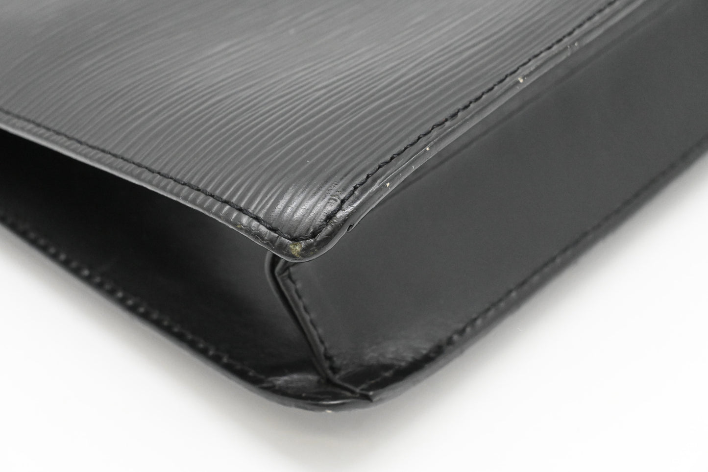 Louis Vuitton Sellier Dragonne in Black Epi Leather