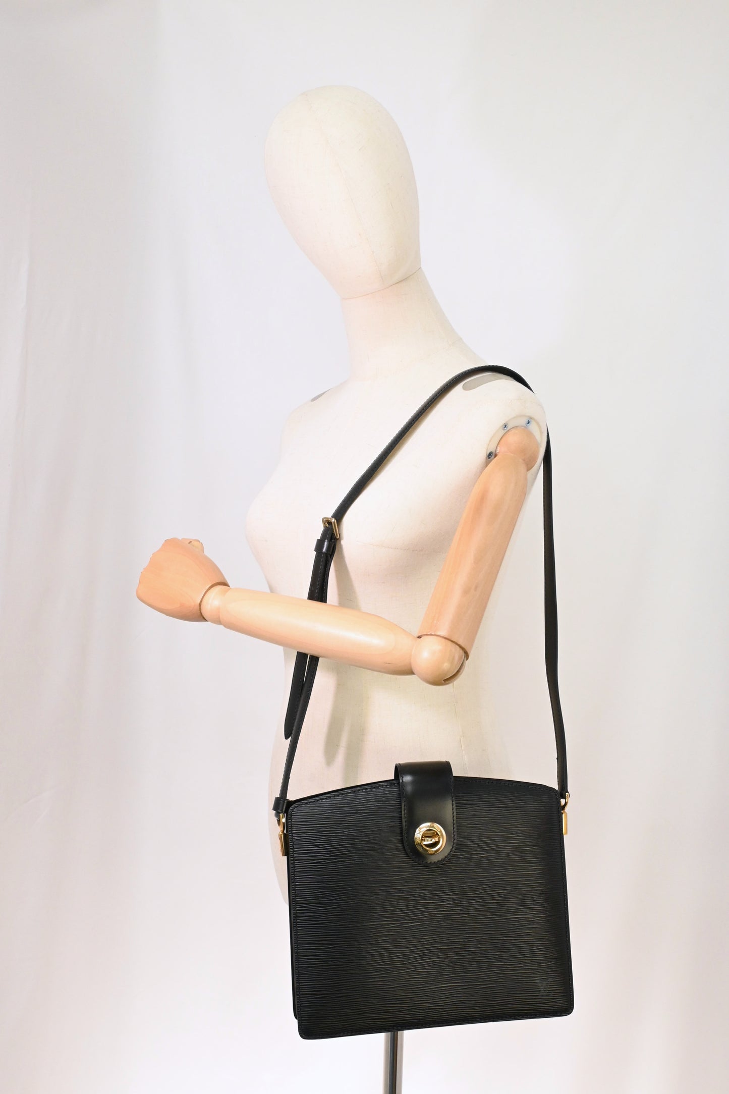 Louis Vuitton Capucines in Black Epi Leather