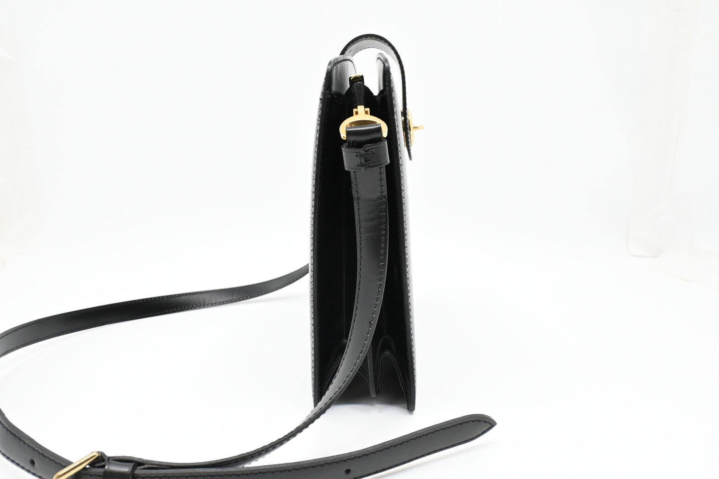 Louis Vuitton Capucines in Black Epi Leather