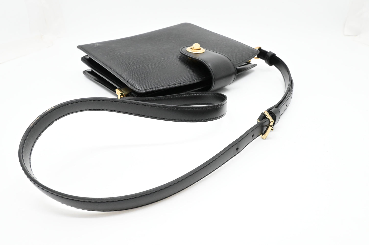 Louis Vuitton Capucines in Black Epi Leather