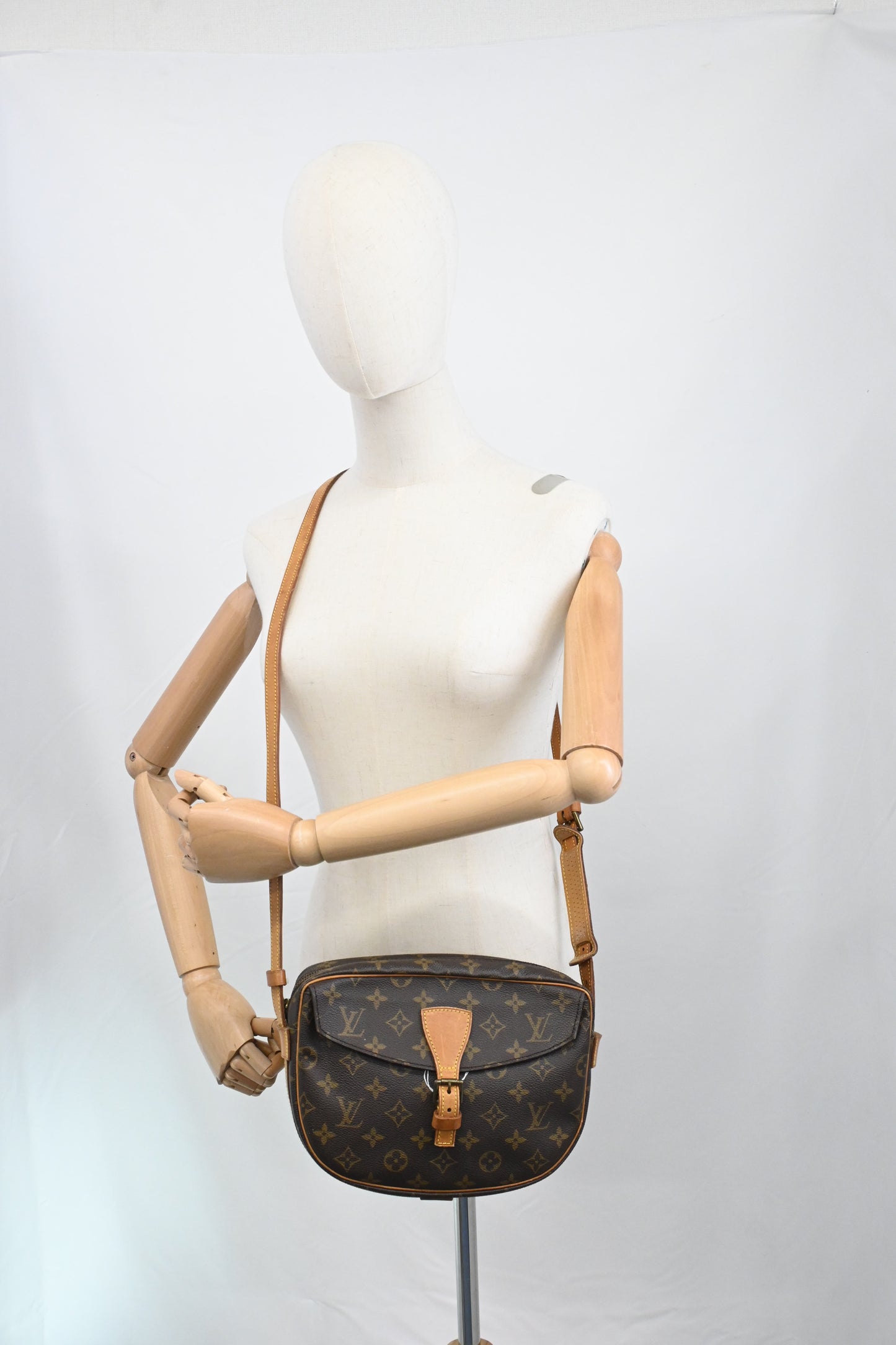 Louis Vuitton Jeune Fille in Monogram Canvas