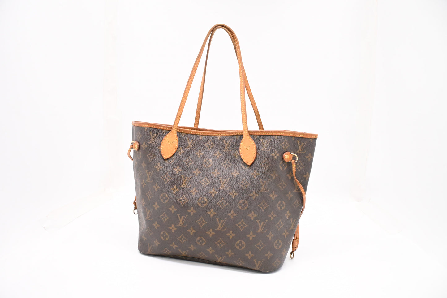 Louis Vuitton Neverfull MM in Monogram Canvas