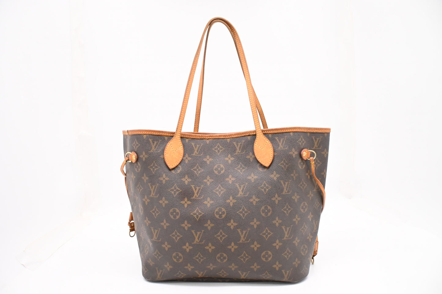 Louis Vuitton Neverfull MM in Monogram Canvas