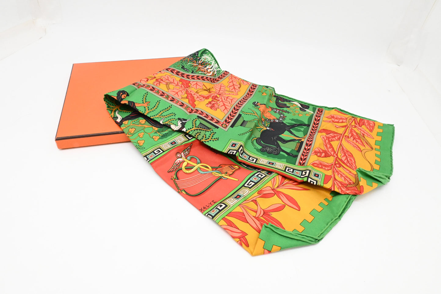 Hermes "Musique des Dieux" Carre 90 in Silk