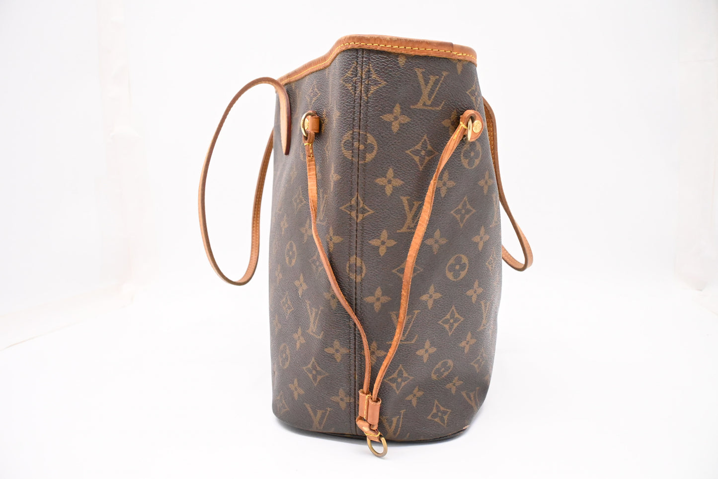 Louis Vuitton Neverfull MM in Monogram Canvas