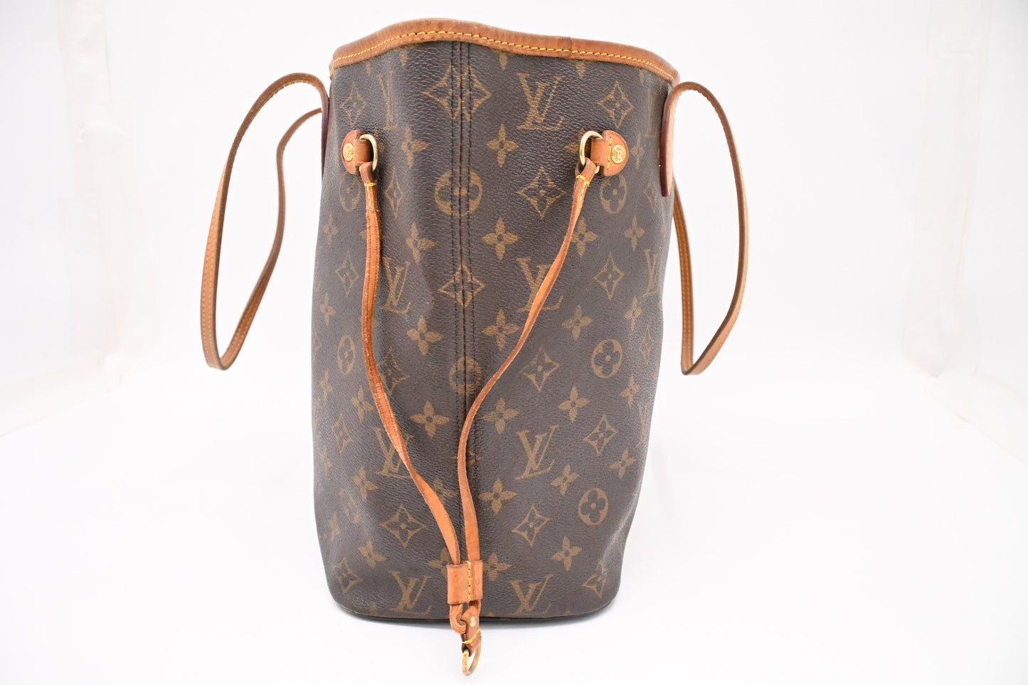 Louis Vuitton Neverfull MM in Monogram Canvas