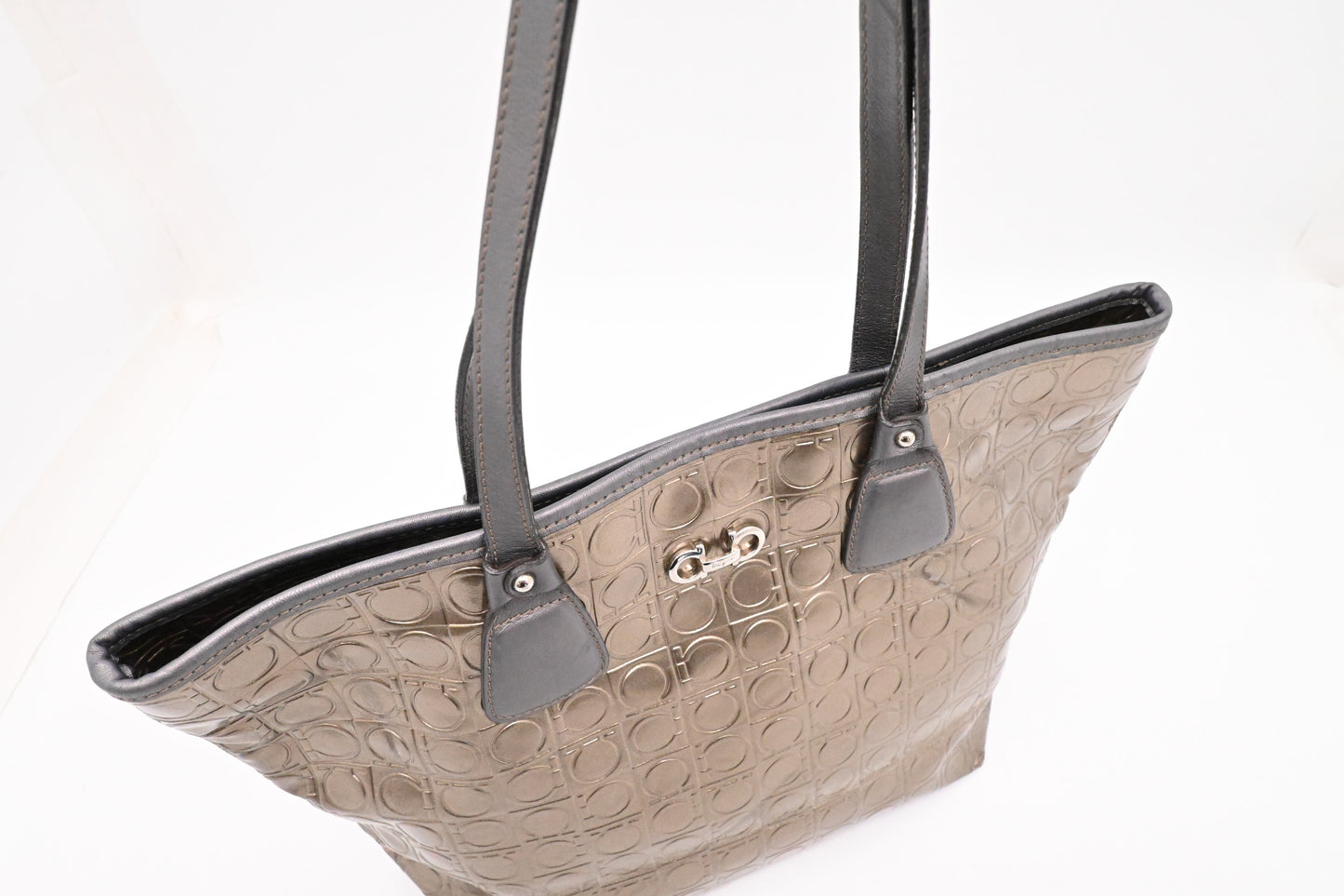 Ferragamo Tote in Gold Gancini Leather