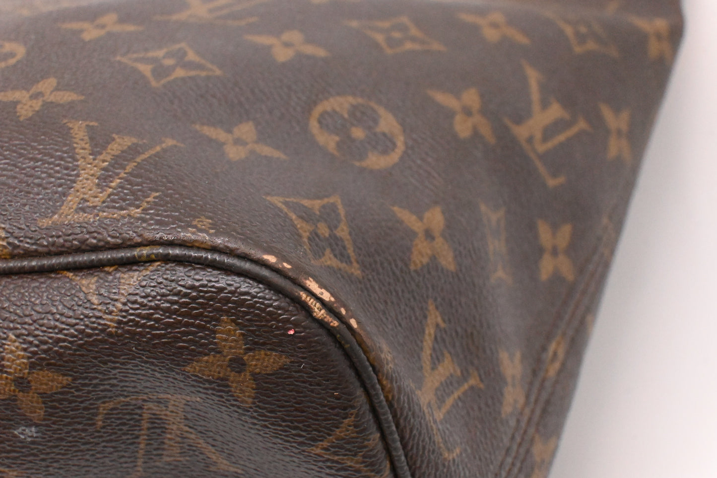 Louis Vuitton Neverfull MM in Monogram Canvas